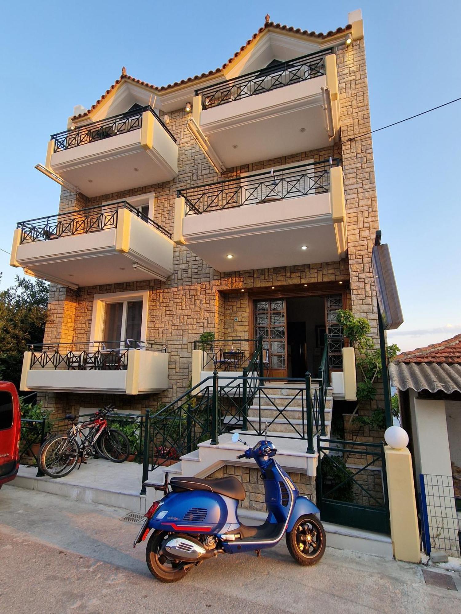 Porto Xronia Aparthotel Khronia Exterior photo