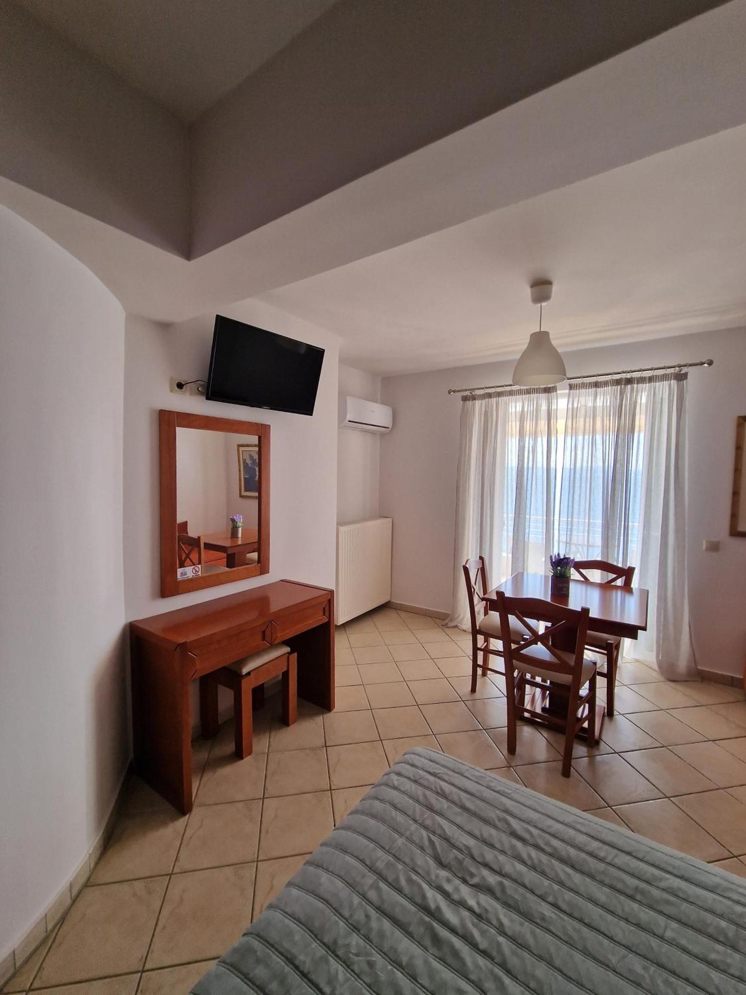 Porto Xronia Aparthotel Khronia Exterior photo