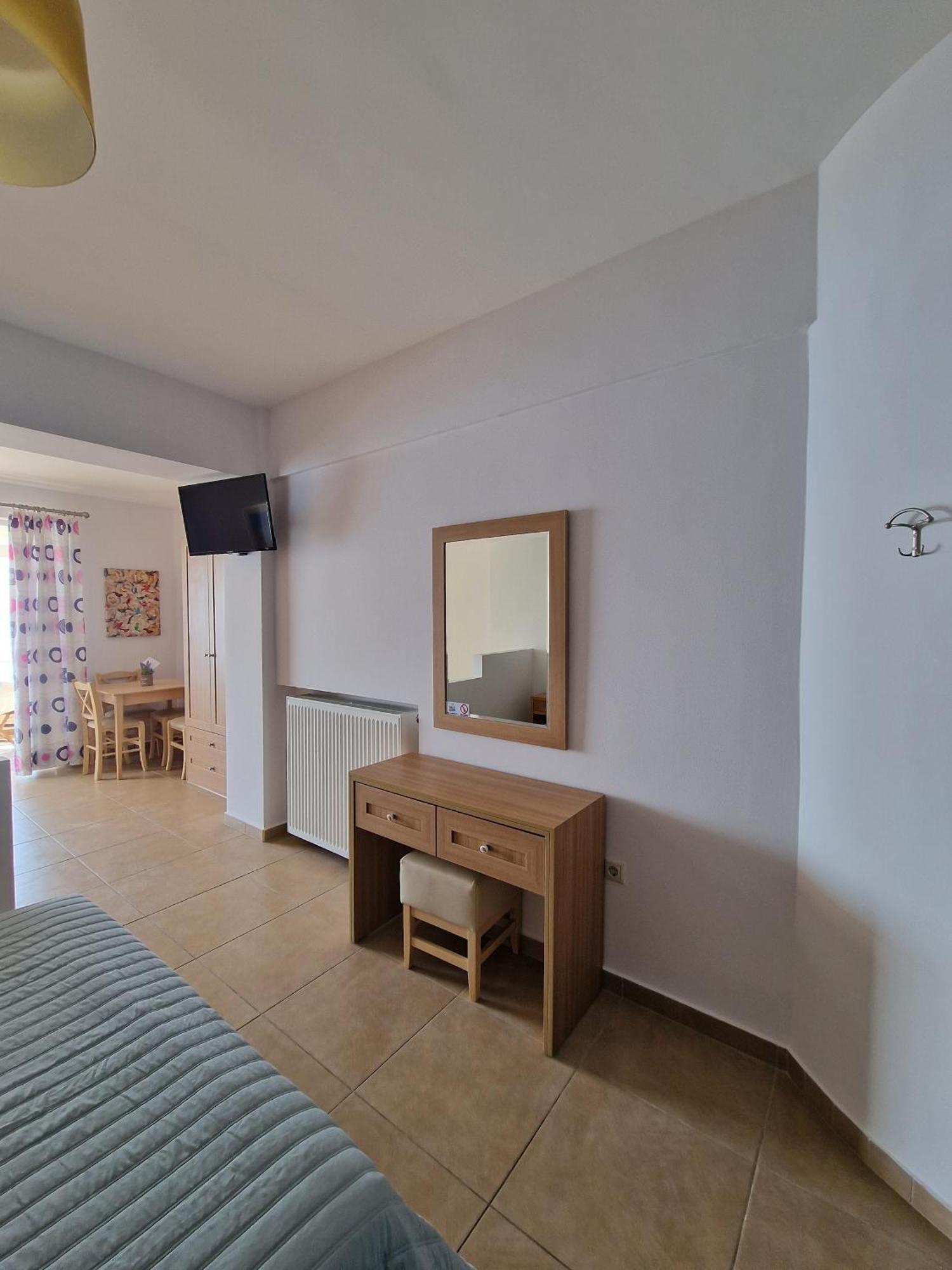 Porto Xronia Aparthotel Khronia Exterior photo